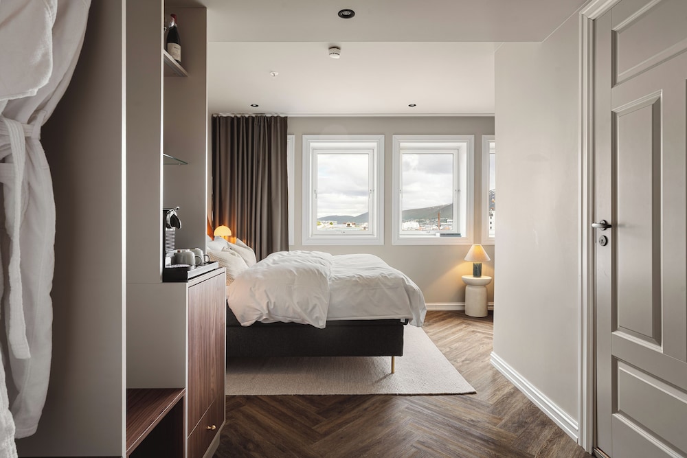 Enter St Elisabeth Suites 26/50