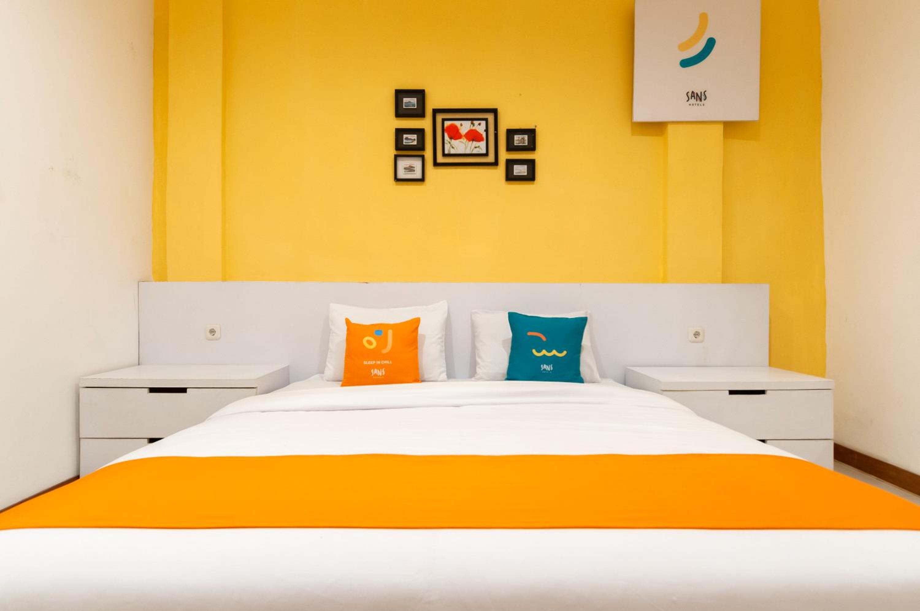 Sans Hotel Finest Medan 36/68