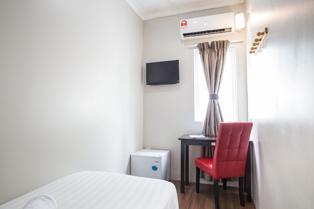 Moment Hotel 16/25