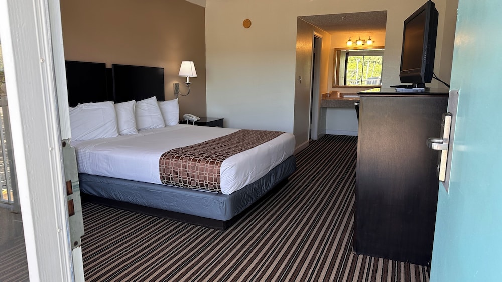 STANDARD, 2 DOUBLE BEDS