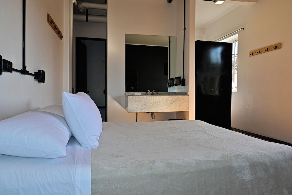 Hostel Mundo Joven Catedral 21/50