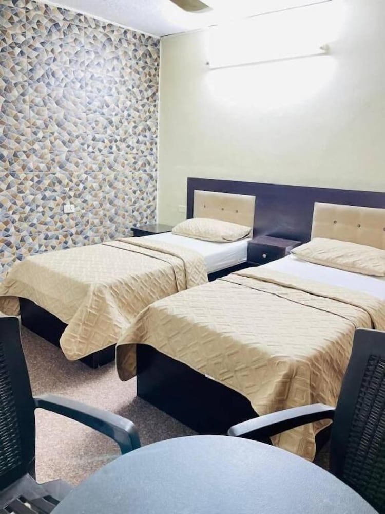Asia Hotel 17/50