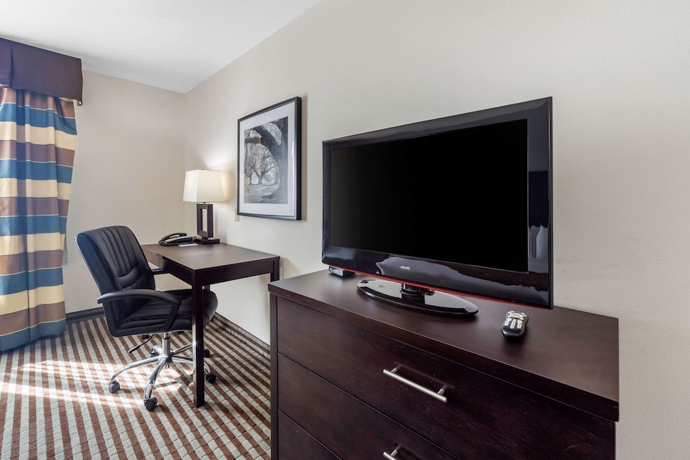 Comfort Inn and Suites Perry I-35 34/36