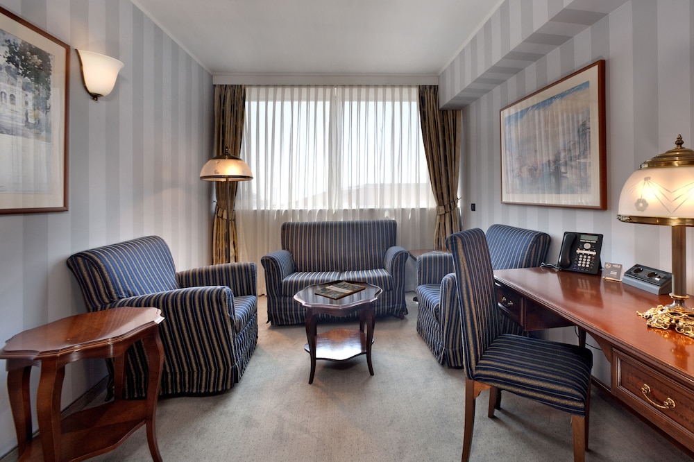 Grand Hotel Bonavia 54/74