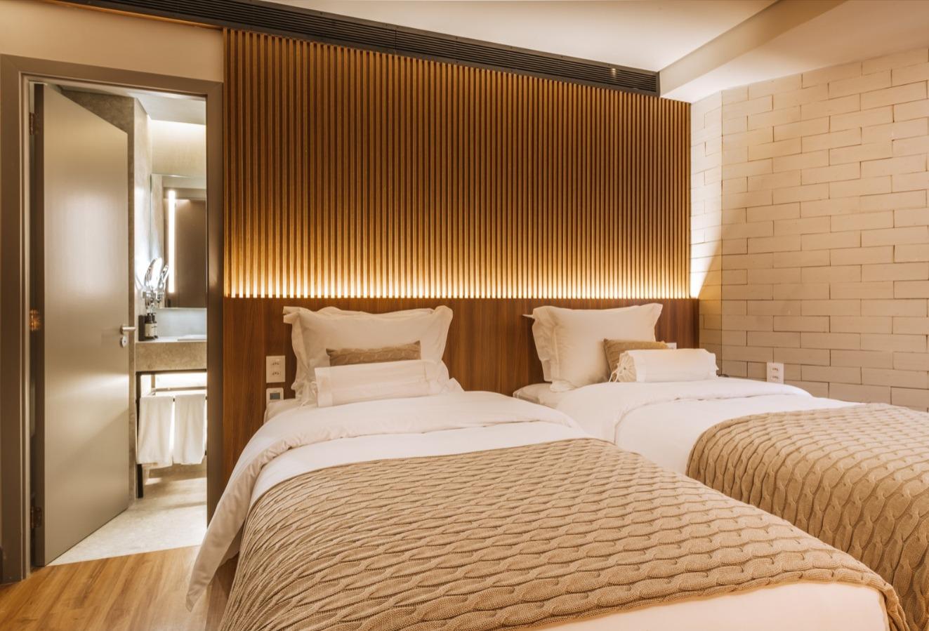 Classic, Twin Beds, Lateral Side Sea View