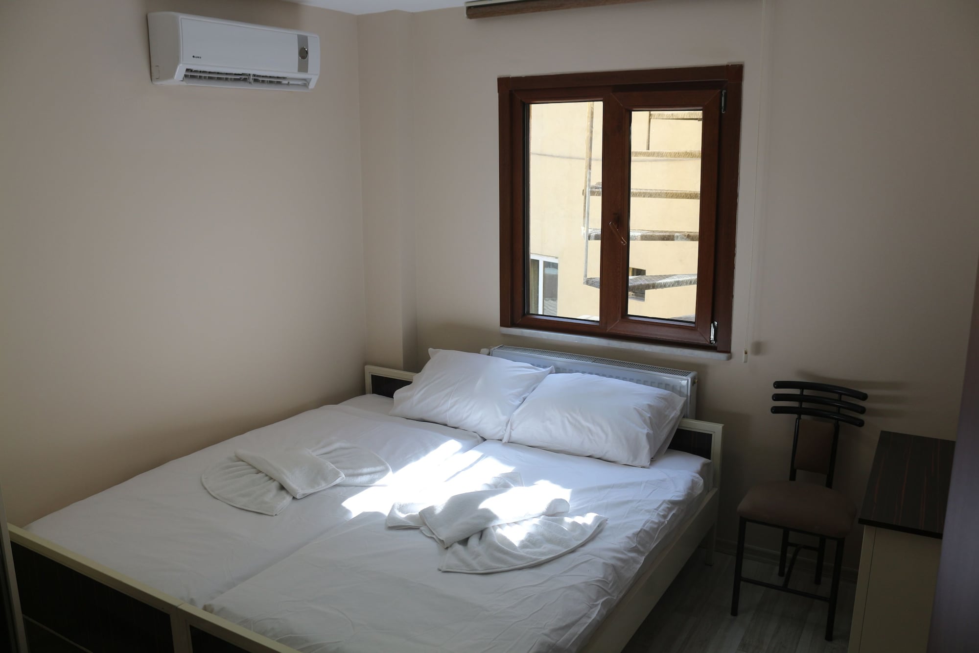 STANDARD, TWIN BEDS