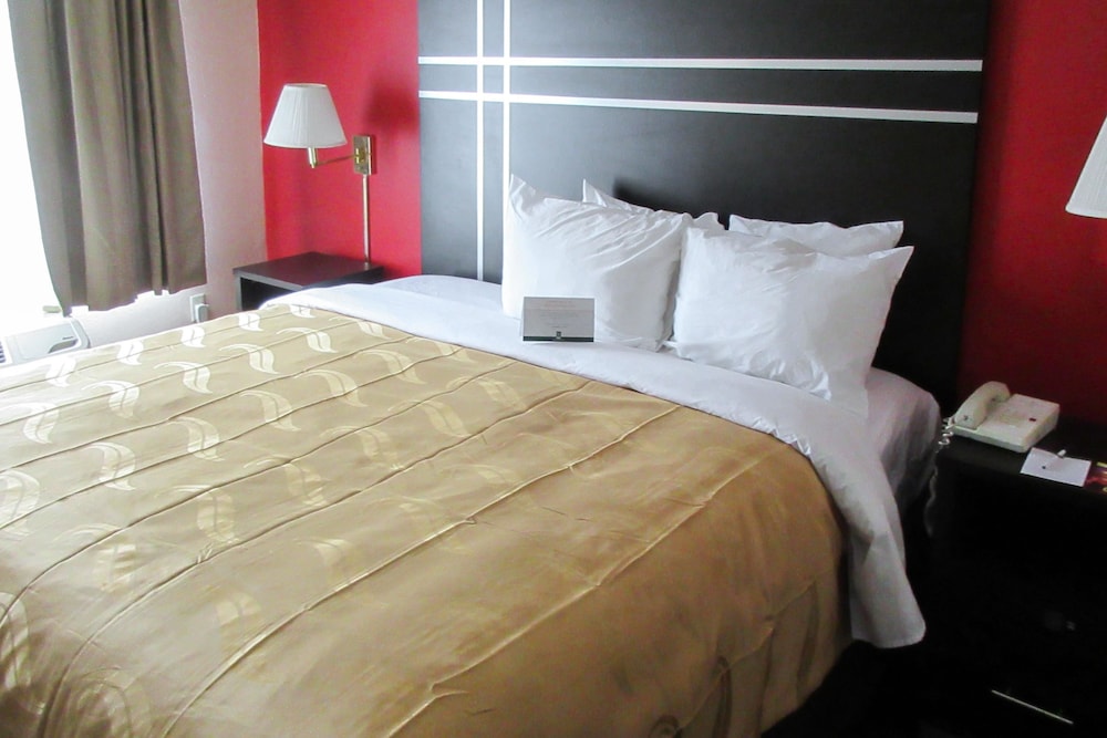 Quality Suites Atlanta Airport East GA 9/43