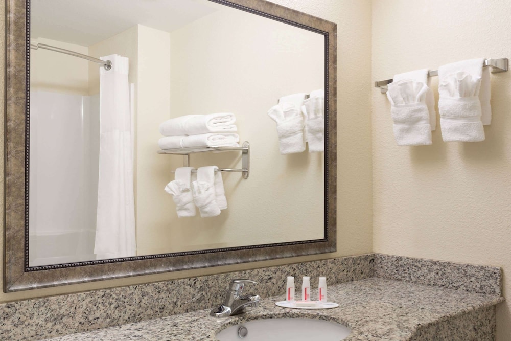 Ramada by Wyndham Panama City 29/51