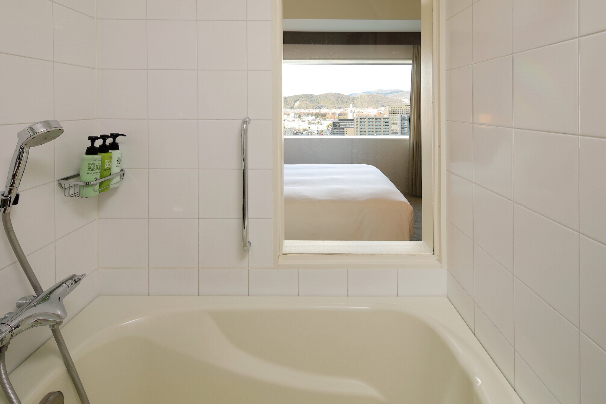 غرفة قياسية بسرير كوين مع دخول صالة النادي، Ana Crowne Plaza Okayama Formerly Ana Hotel Okayama 6/6