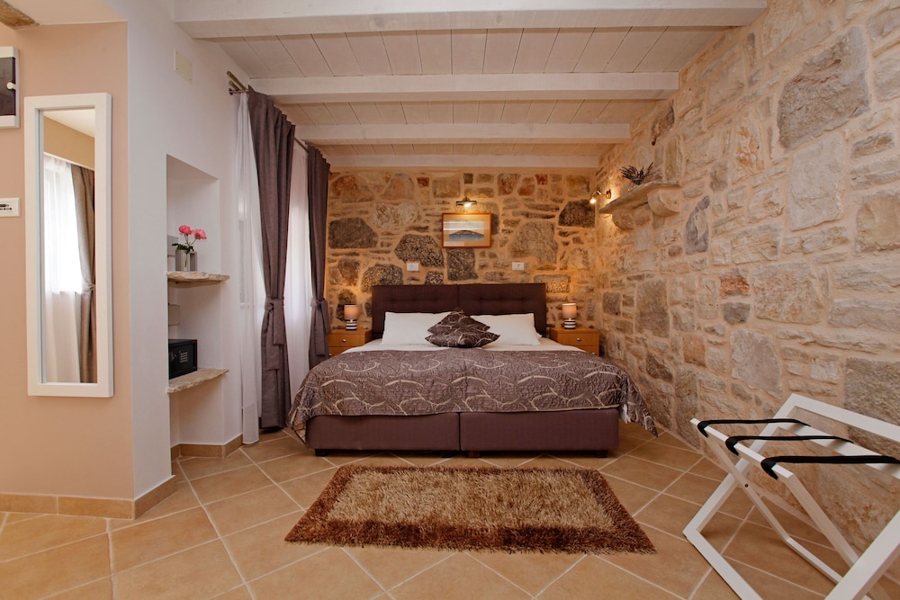 Hotel Villa Telenta 15/73