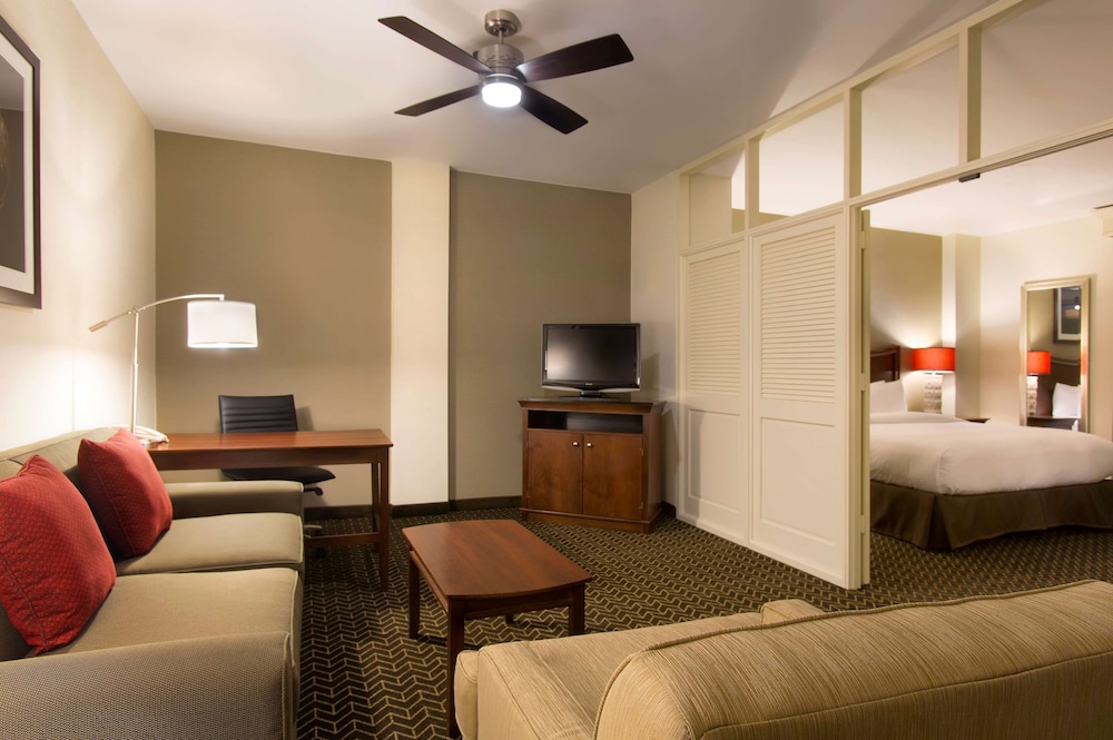 Doubletree Suites By Hilton Lexington 29/78