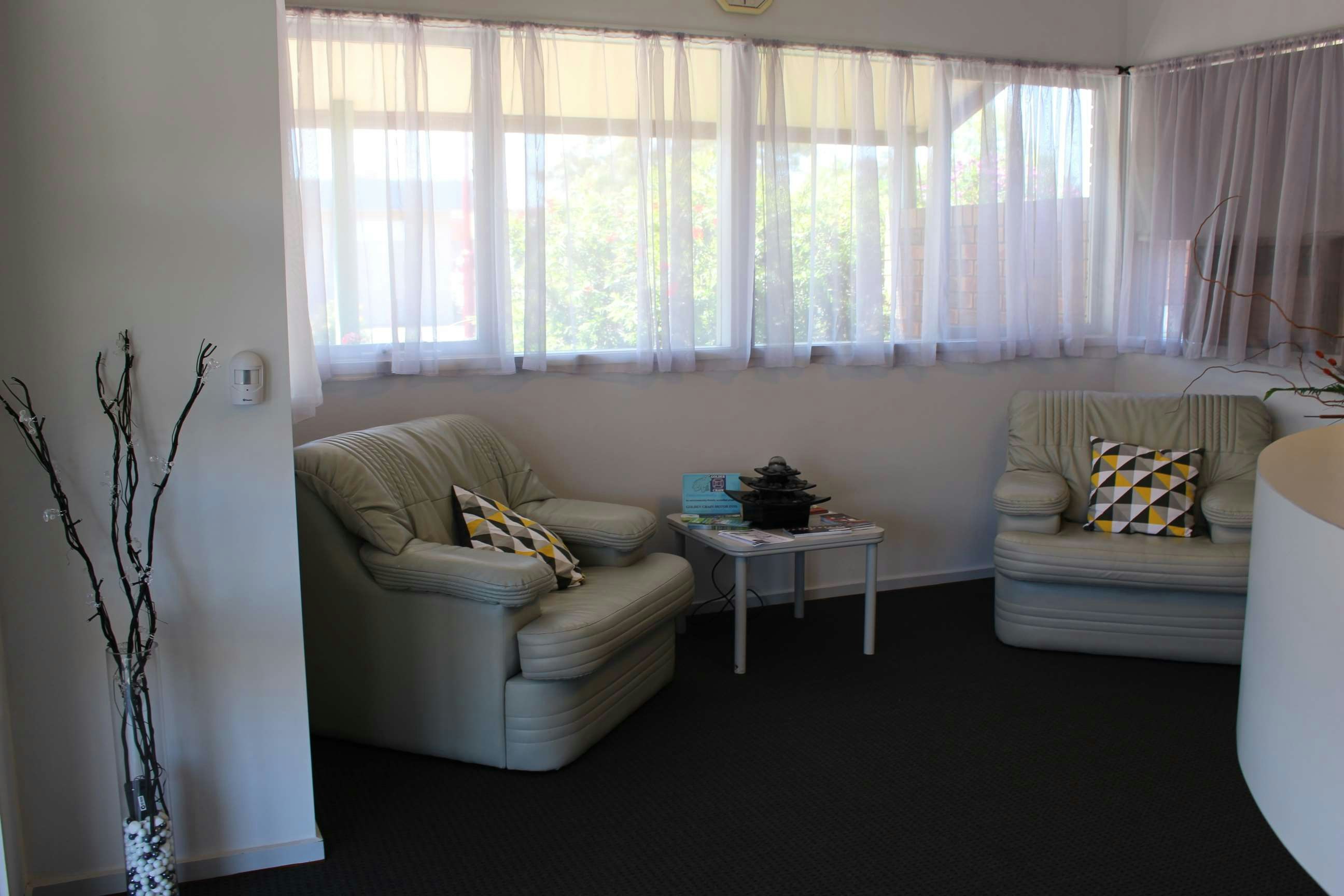 HORSHAM MID CITY COURT MOTEL 3/7
