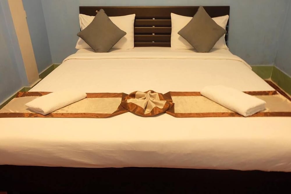 Marina Hut Guest House 18/33
