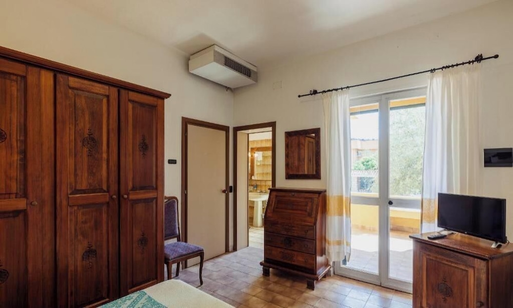 Club Malaspina Hotel and Resort 22/54