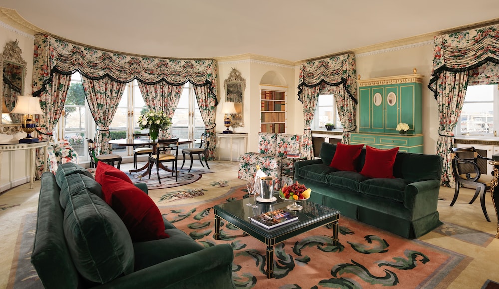 The Dorchester Hotel 28/48