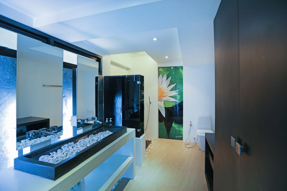 Aava Resort And Spa 23/66