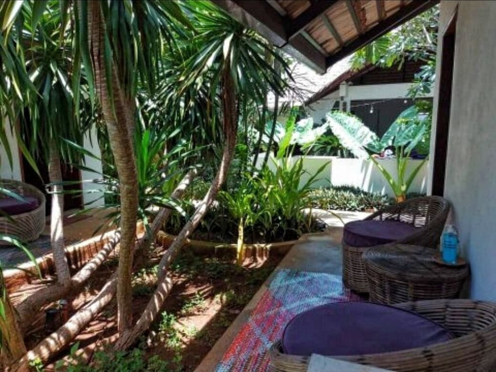 Villa Kalachuchi B&B 33/56