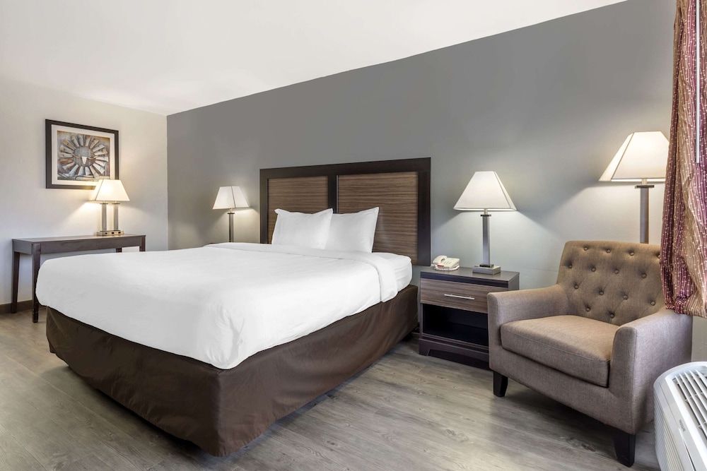 Efficiency, King Bed