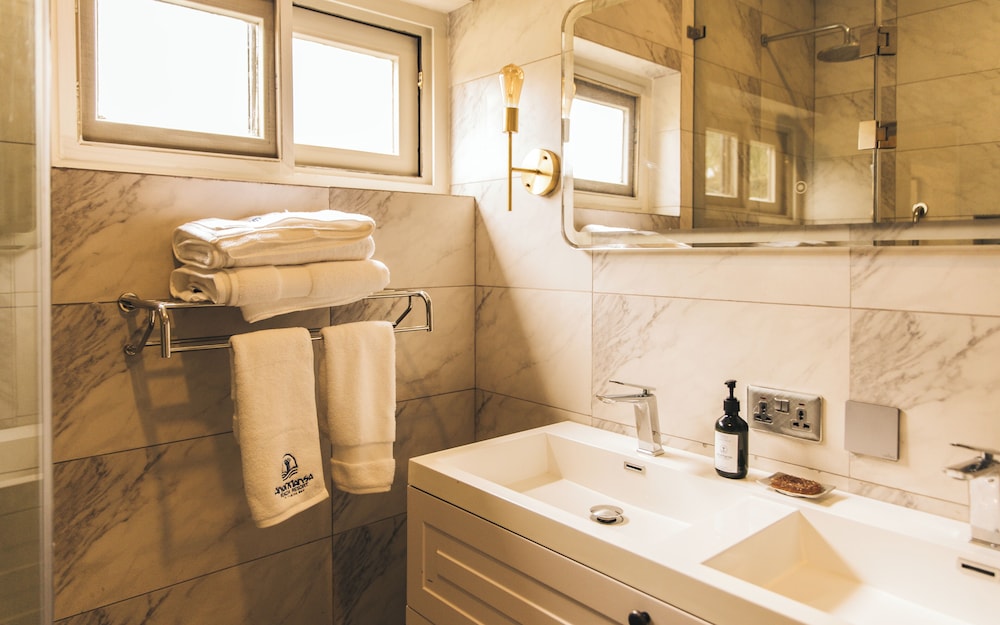 Elmina Bay Resort 49/50