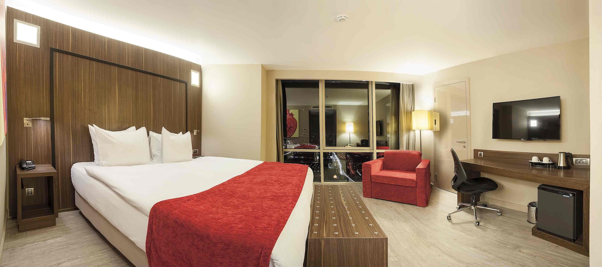 BUSINESS, KING BED, SEA VIEW, SMOKING