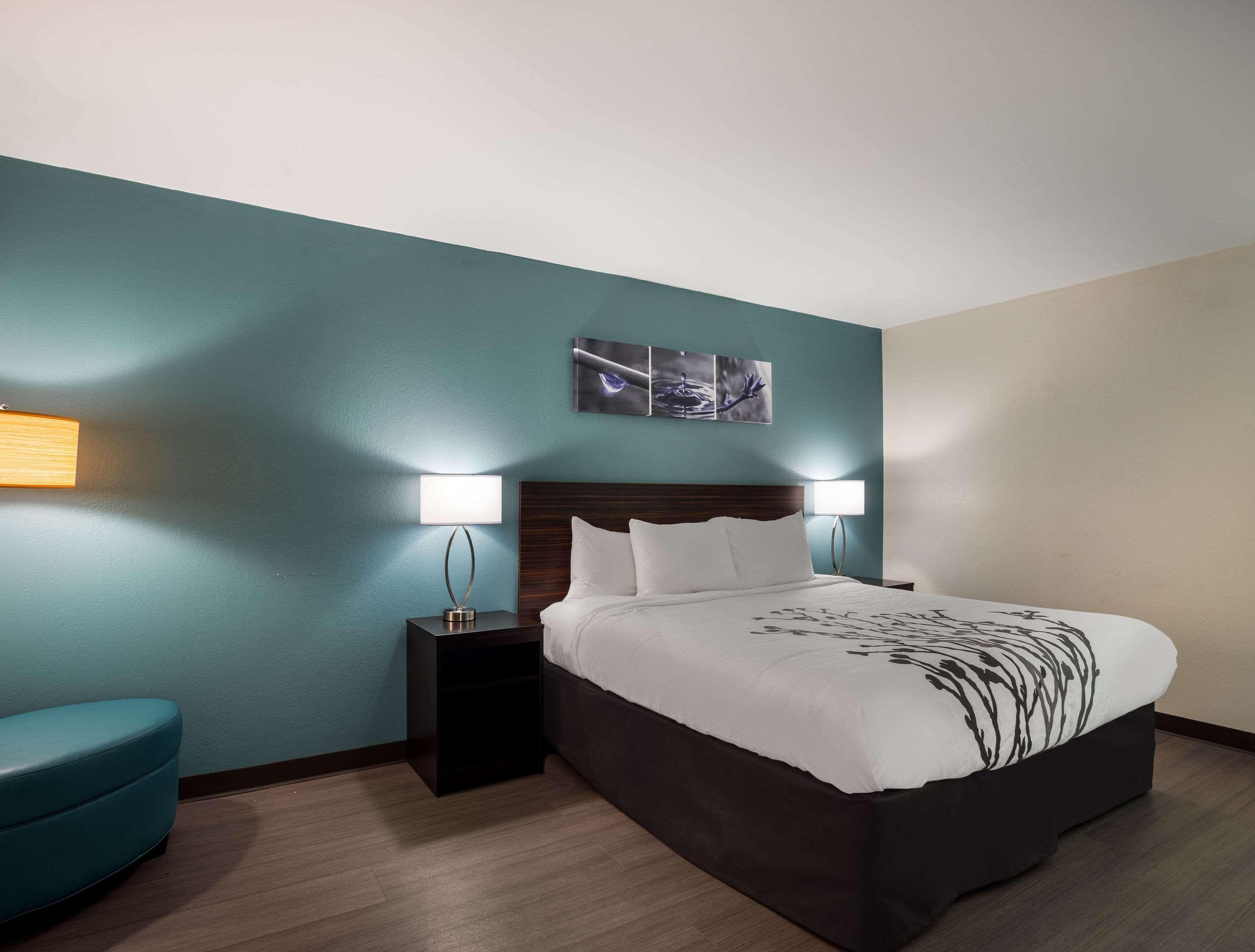 ROOM, KING BED