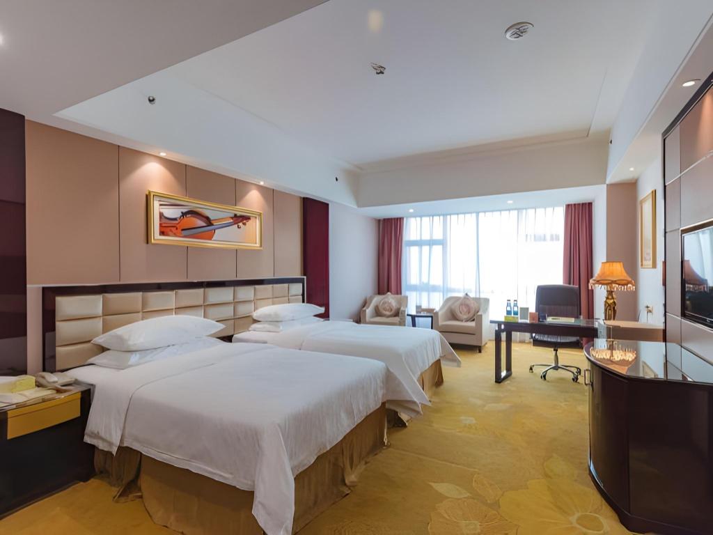 Vienna International Hotel (Zhongshan North Station) 32/57