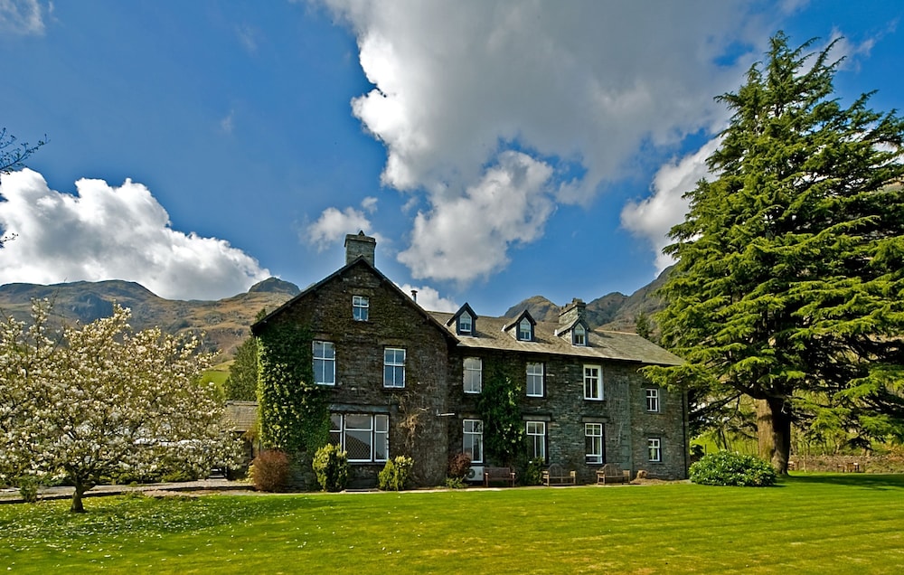 New Dungeon Ghyll Hotel 29/31