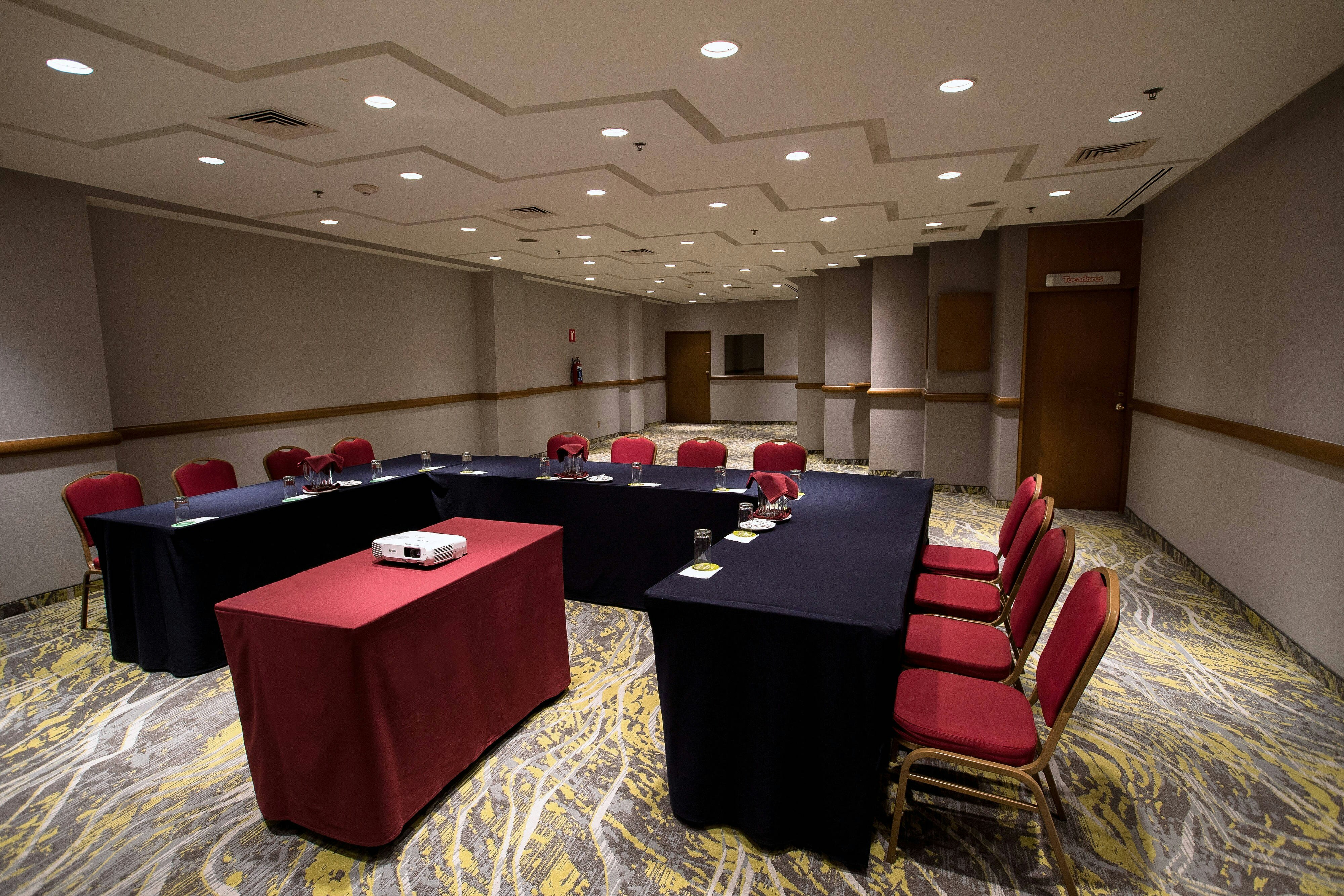 Courtyard By Marriott Mexico City Revolucion Ex Radisson Flamingos 28/31