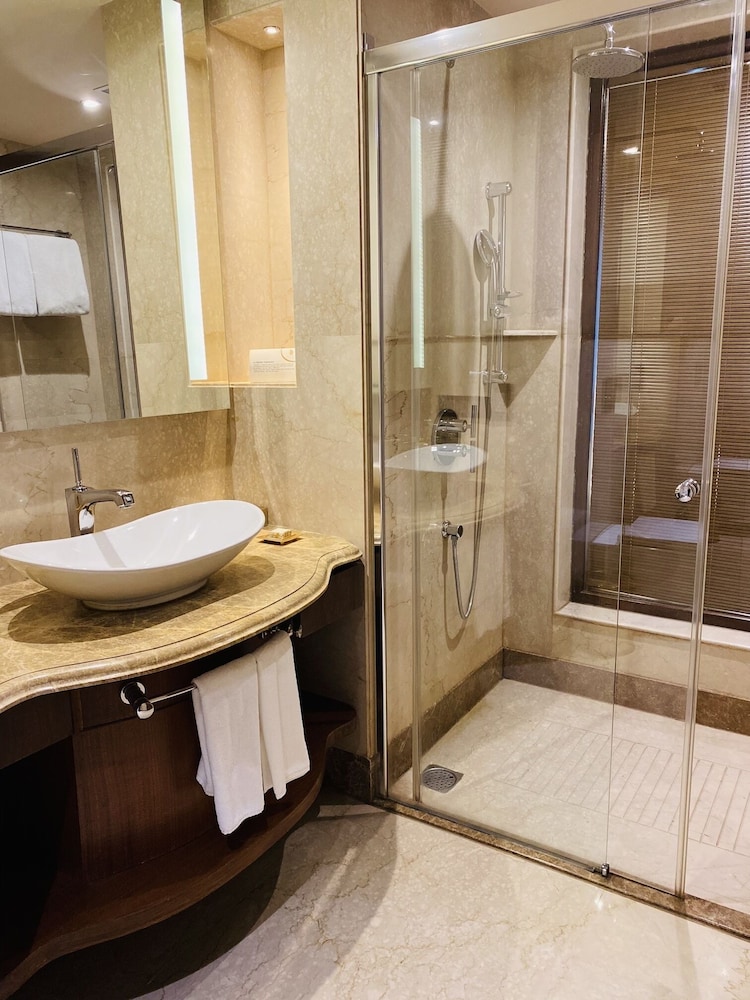 Hotel Seven Seas 50/50