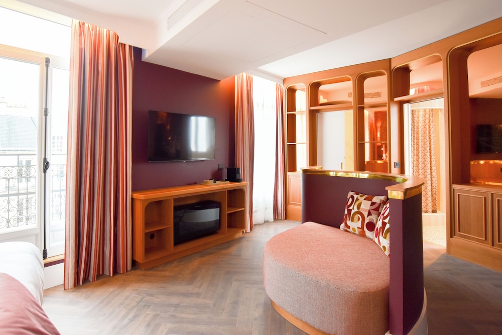 HOTEL BOHEM Sacre-Coeur 14/38