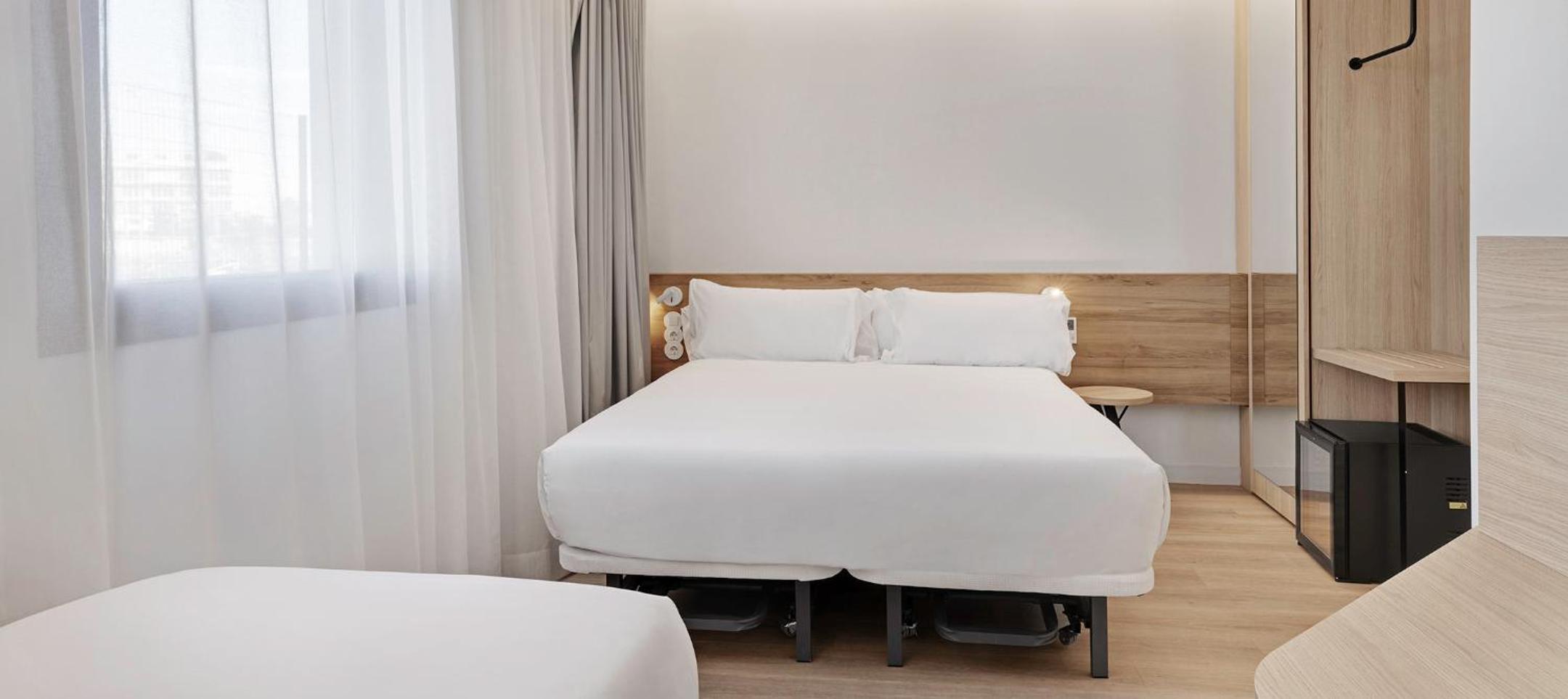 ROOM, TRIPLE