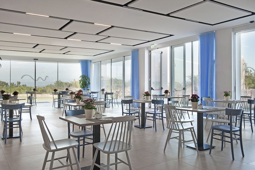 Modica Beach Resort 57/75