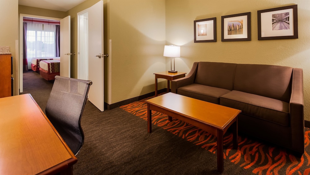 Executive Inn & Suites 23/39
