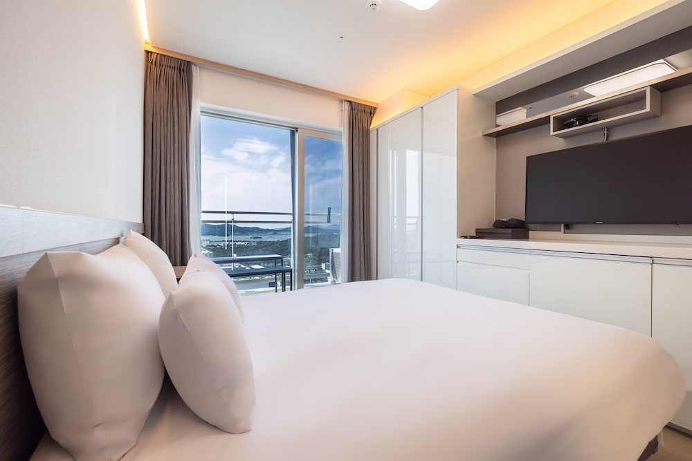 Sky Top Hotel 10/15