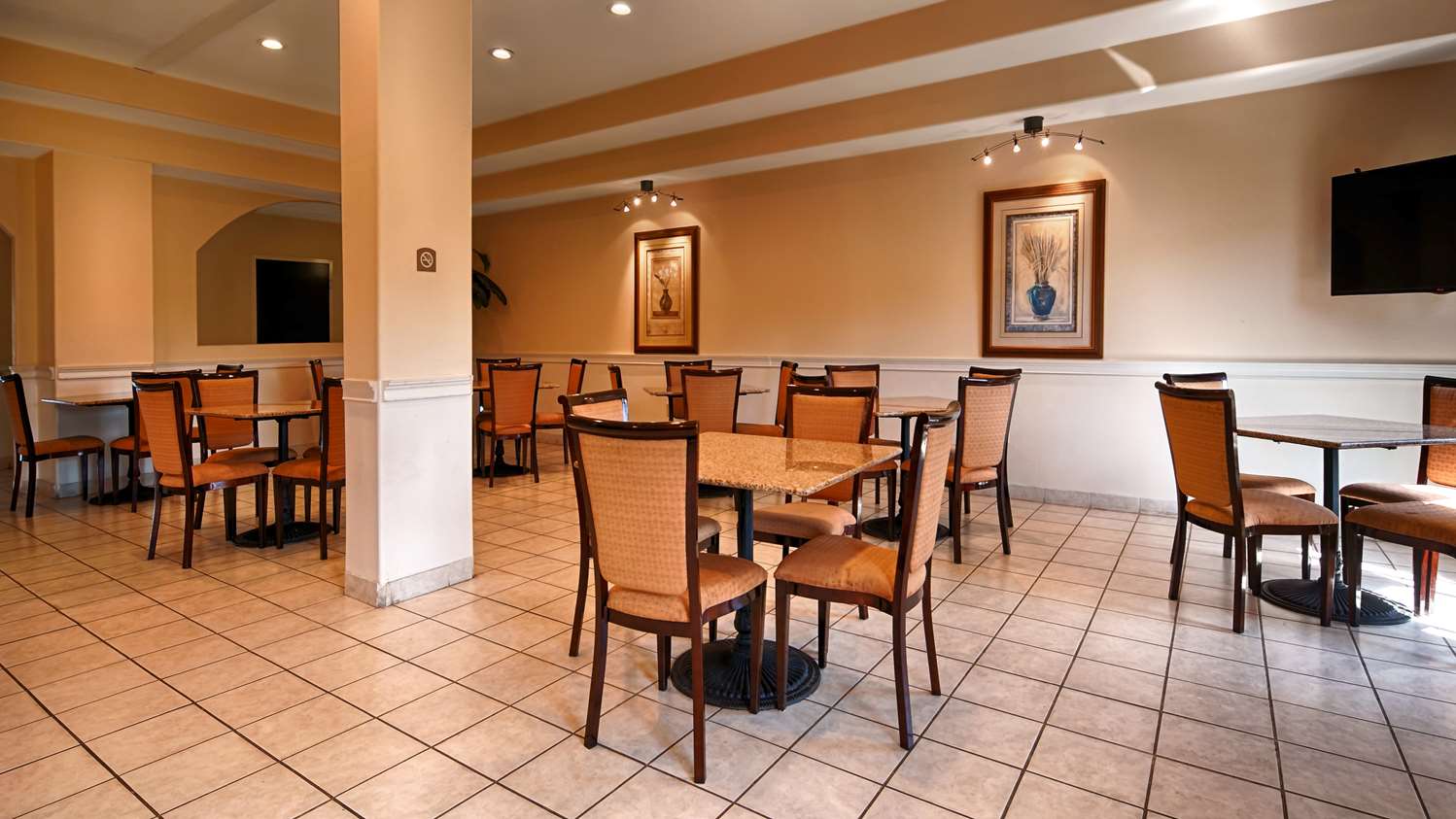 Best Western Plus Bass Hotel & Suites 20/22