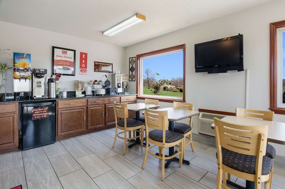 Econo Lodge Kingsport East 28/38