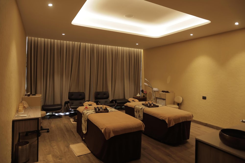Radisson Resort Hatgad Saputara 39/74