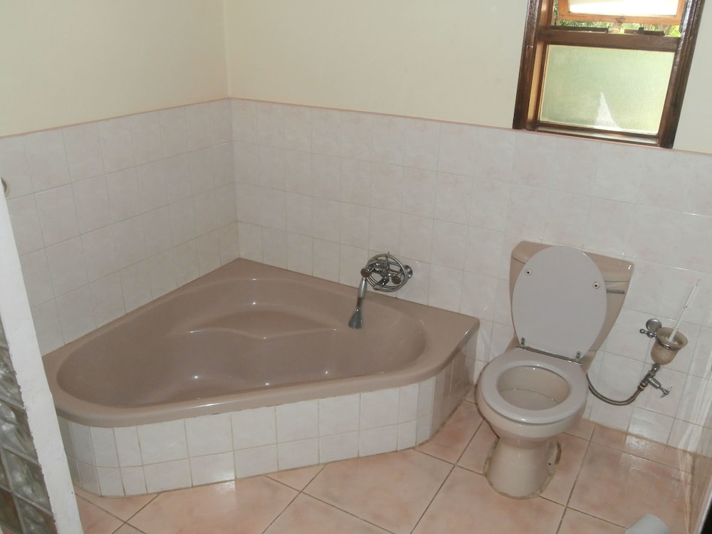 Annies Lodge Lilongwe Area 10 25/26
