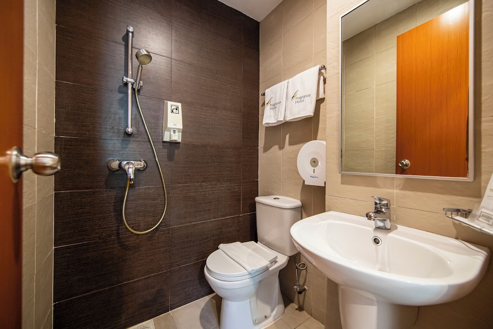 Fragrance Hotel - Oasis 54/55