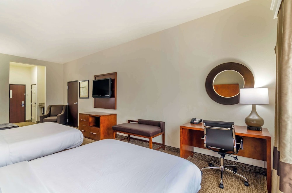 Comfort Inn And Suites 11/32