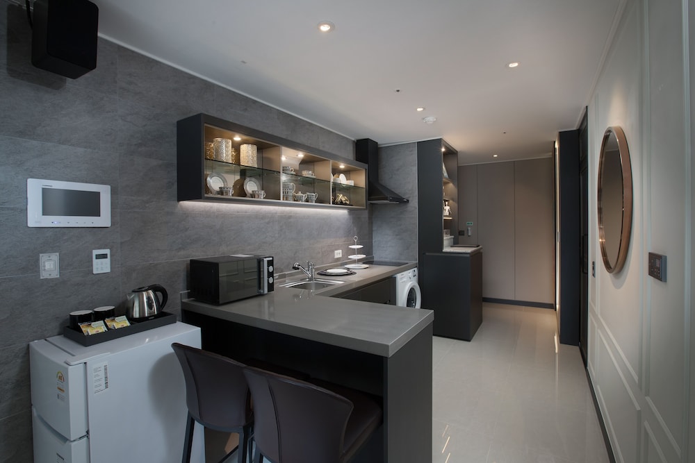 Utop Boutique Hotel and Residence 48/50