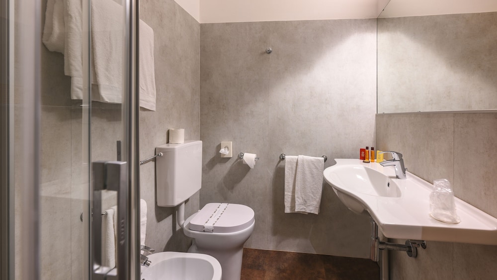 Albergo Reggio 58/63