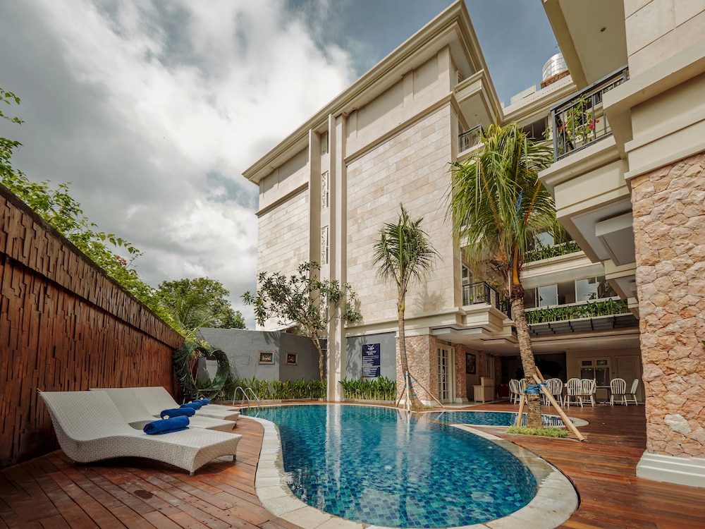 Alron Hotel Kuta Powered by Archipelago 61/67