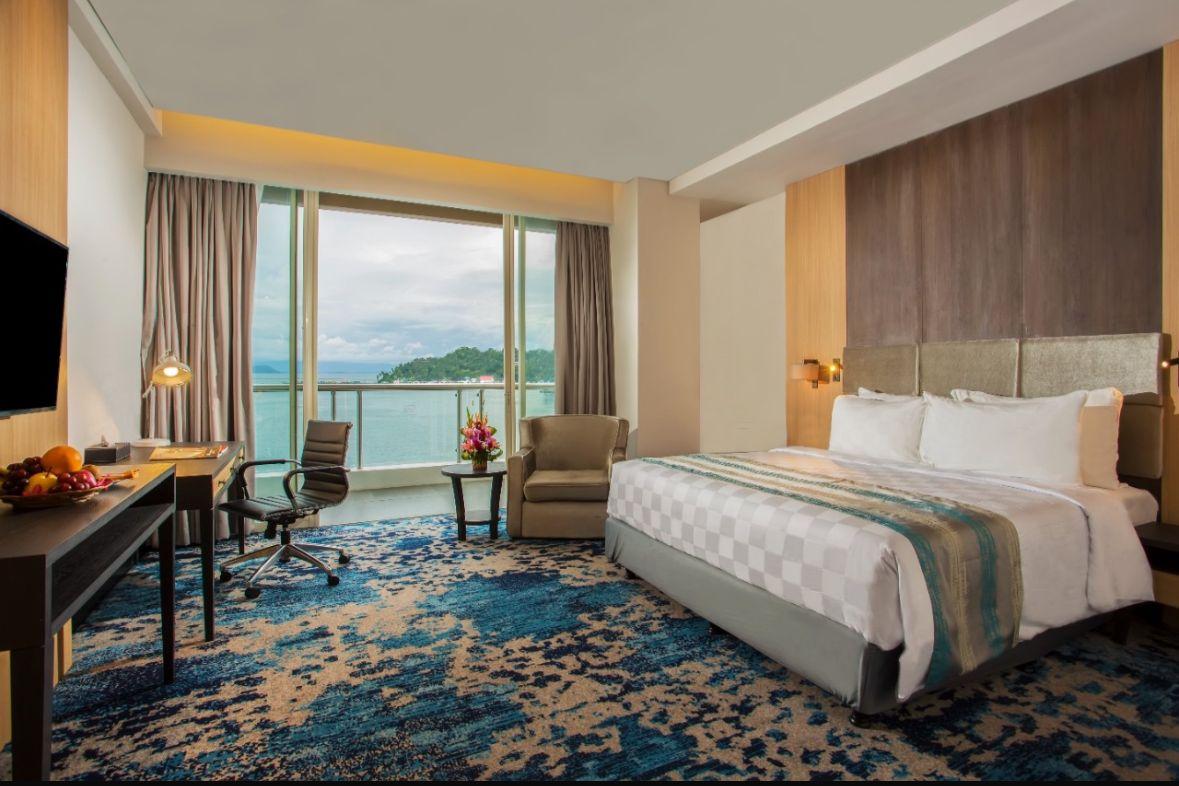 Grand, Deluxe, Queen Bed, Swiss-Belhotel Papua Jayapura 2/3