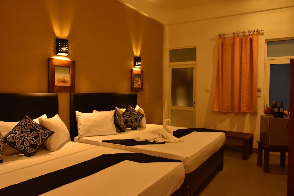 Nil Diya Mankada Safari Lodge 30/50