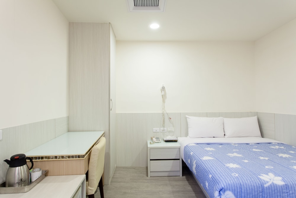 Ruei Gung Business Hotel 24/48