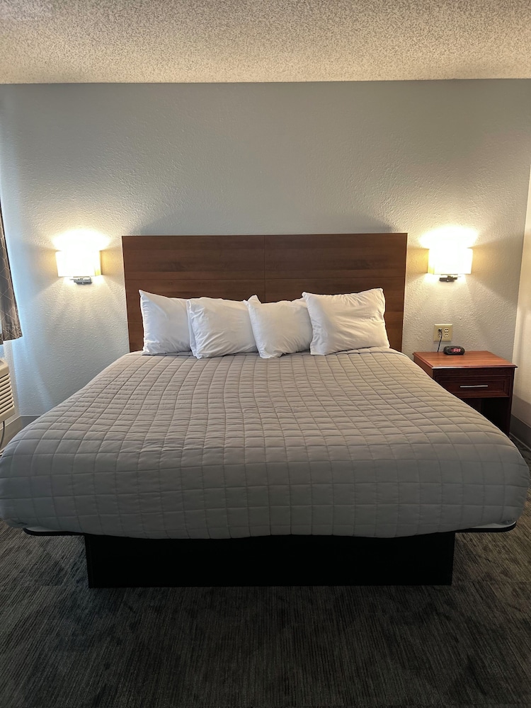 Lincoln Hotel 28/56