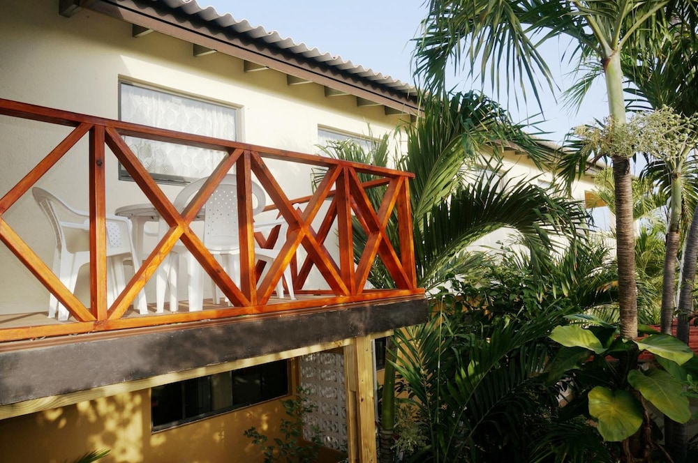 Hersher Studios And Apartments 2/41