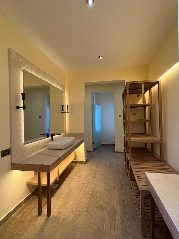 ASHNIL ARUBA LODGE 20/50