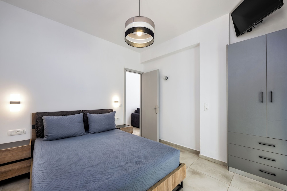 DELUXE, APARTMENT